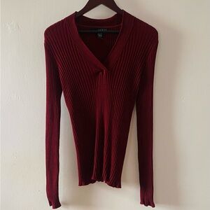BURGUNDY RIBBED LONG SLEEVE SWEATER